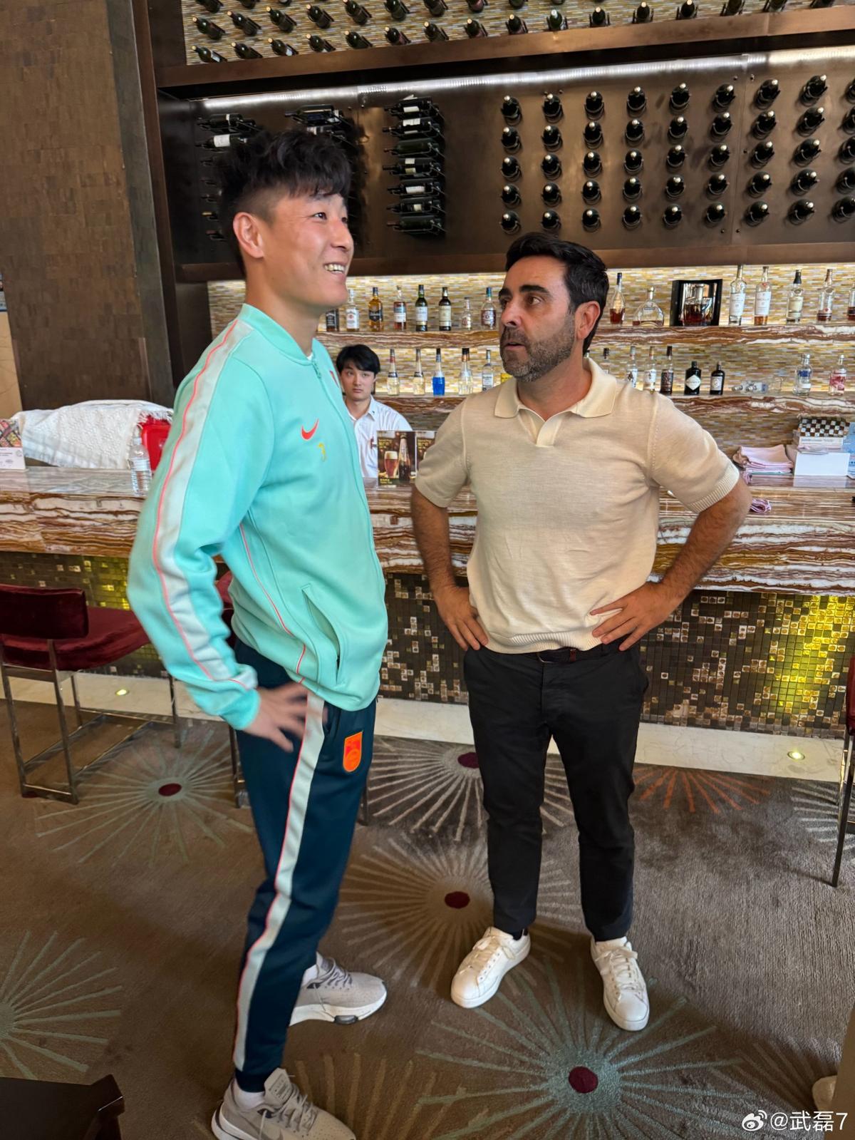 塞鸟社媒晒照：这是我身披我热爱的国家队战袍所打进的第一个进球